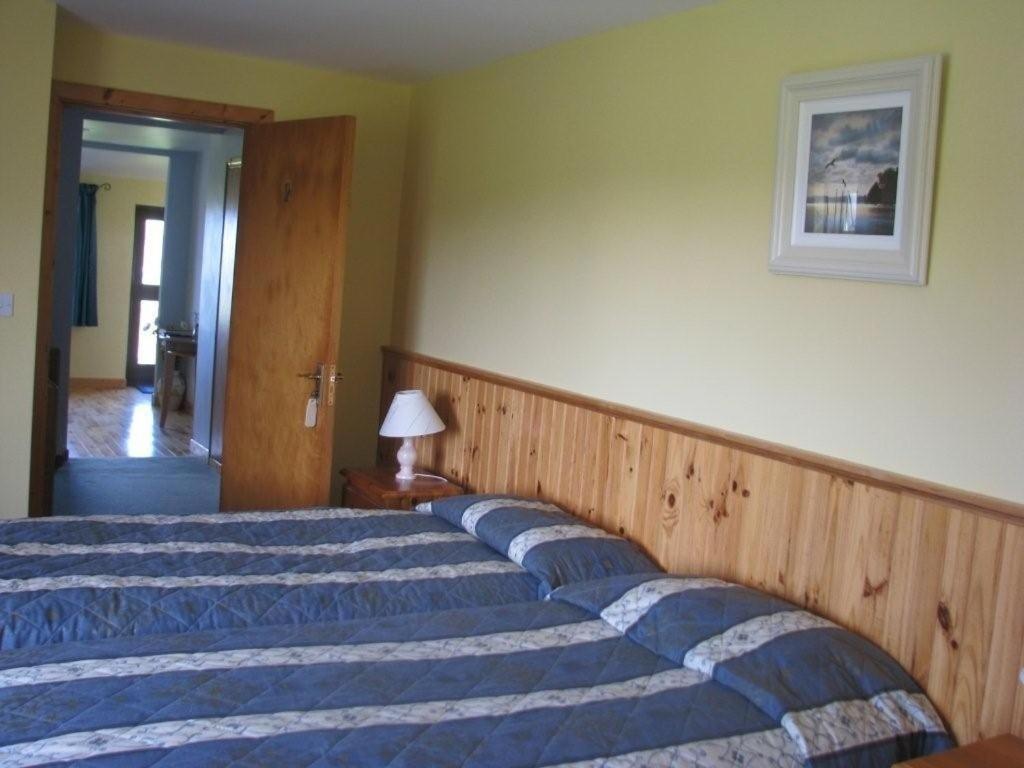Decourcey'S Hazelbrook Farmhouse B&B Cleggan Oda fotoğraf