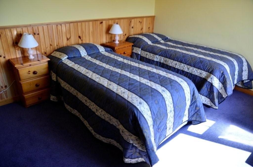 Decourcey'S Hazelbrook Farmhouse B&B Cleggan Oda fotoğraf